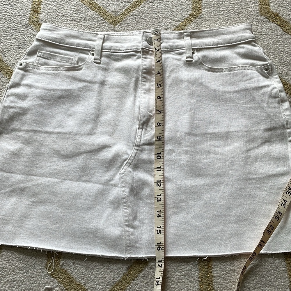 Banana Republic White Denim Skirt, Sz. 12 - Picture 8 of 8